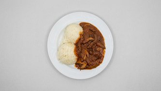Sote Stroganoff s prilogom
