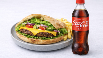 Cheeseburger s pomfritom + Coca-Cola 0,5 l
