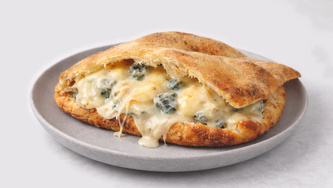 4 sira sendvič u pizza tijestu