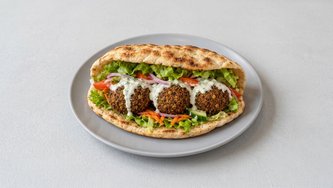 Falafel sendvič