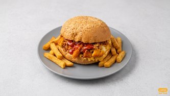 Chicken burger s pomfritom