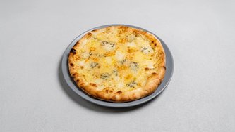 Quattro formaggi pizza