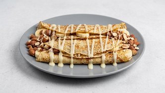 Palačinka Denis: bijela čokolada + banana + badem