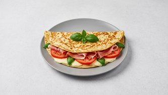 Mozzarella + rajčica + pršut + bosiljak