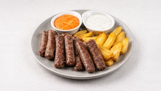 Juneći ćevapi s pomfritom