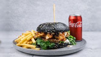 Black burger + Pomfrit + Coca-Cola