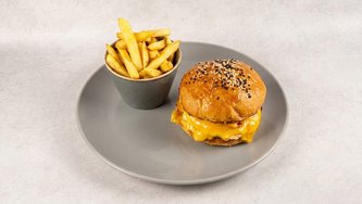 Kokoš Anel burger s pomfritom