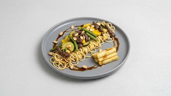 Wok junetina s rezancima
