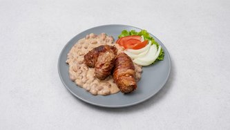 Punjeni ćevapi omotani špekom, grah babe Milke