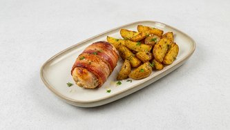 Pileća rolada u panceti s pekarskim krumpirom
